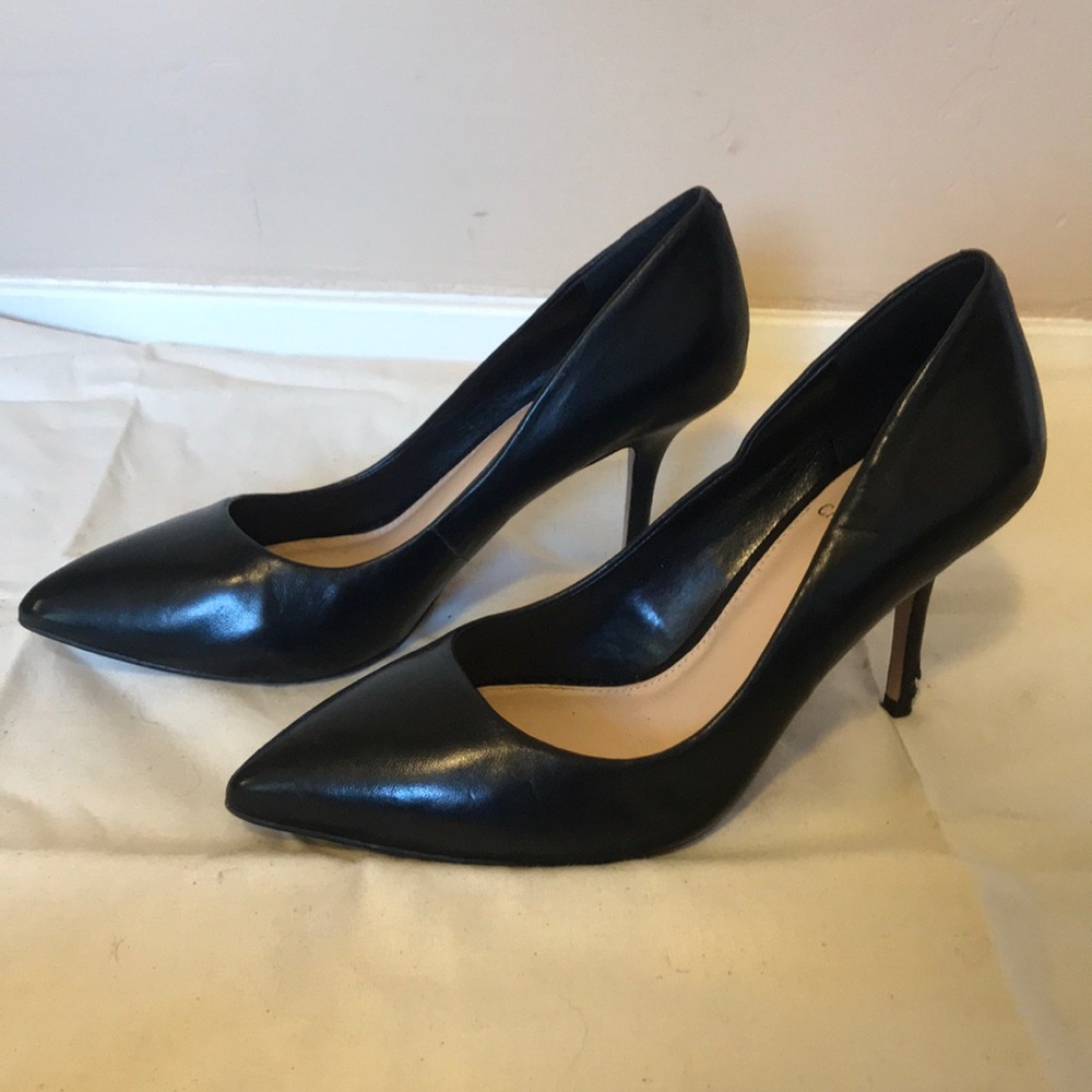 Vince Camuto Black Leather Pumps